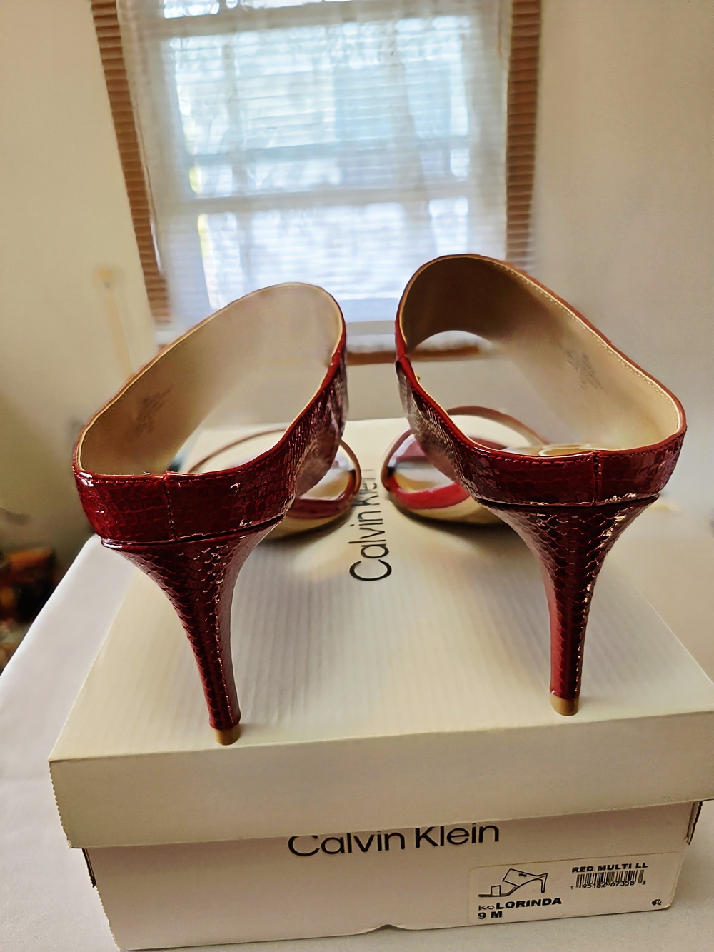 Calvin Klein Lorinda Sandal In Red Multi Size 9M - Picture 8 of 12